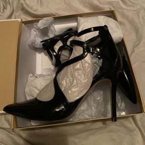 Michael Kors catia pump